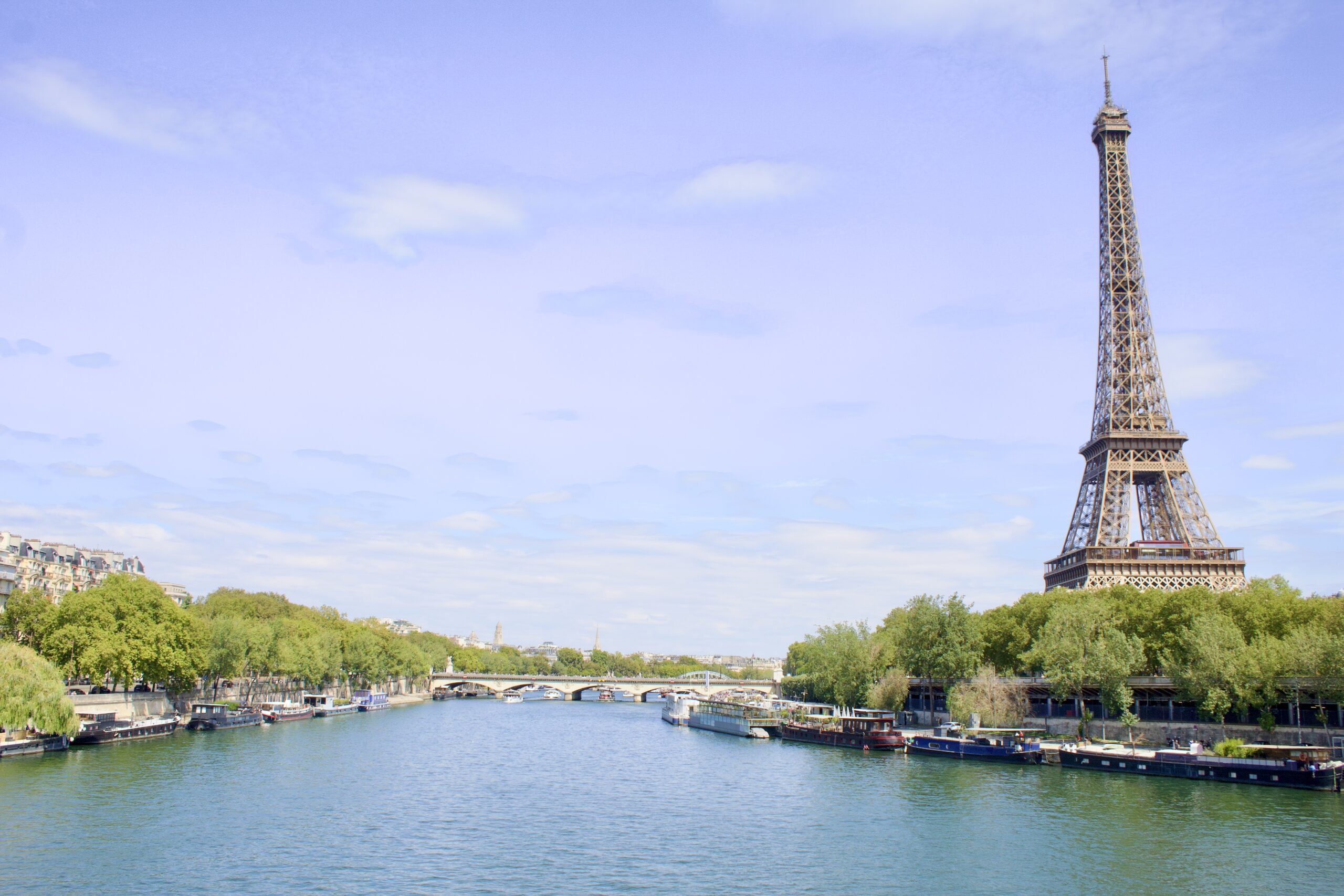 The city of lights – What makes Paris notoriously famous?