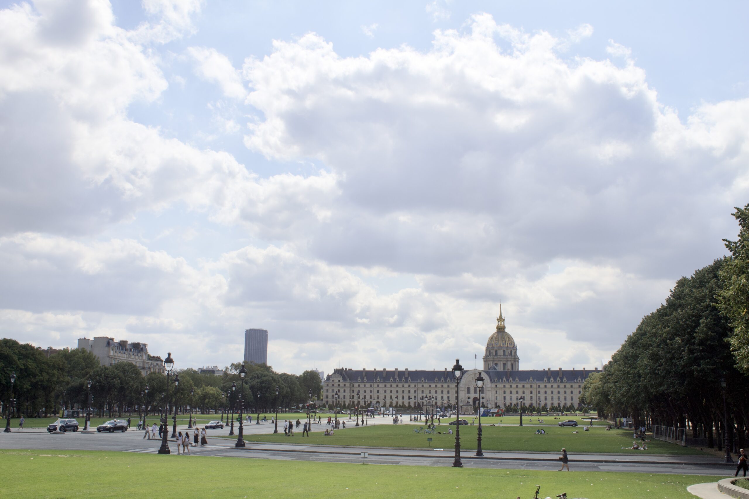 Whta makes Paris notoriously famous