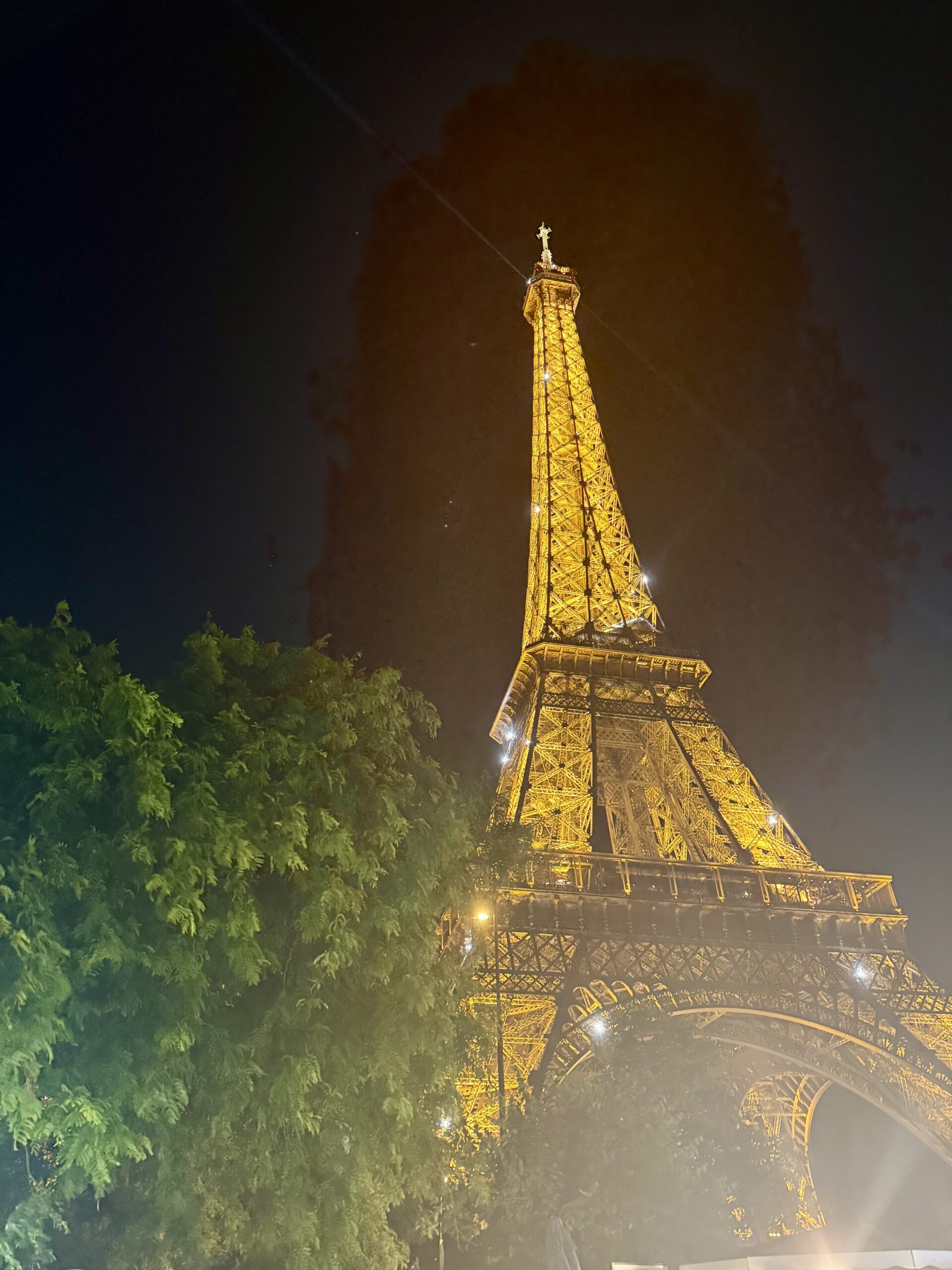 Whta makes Paris notoriously famous